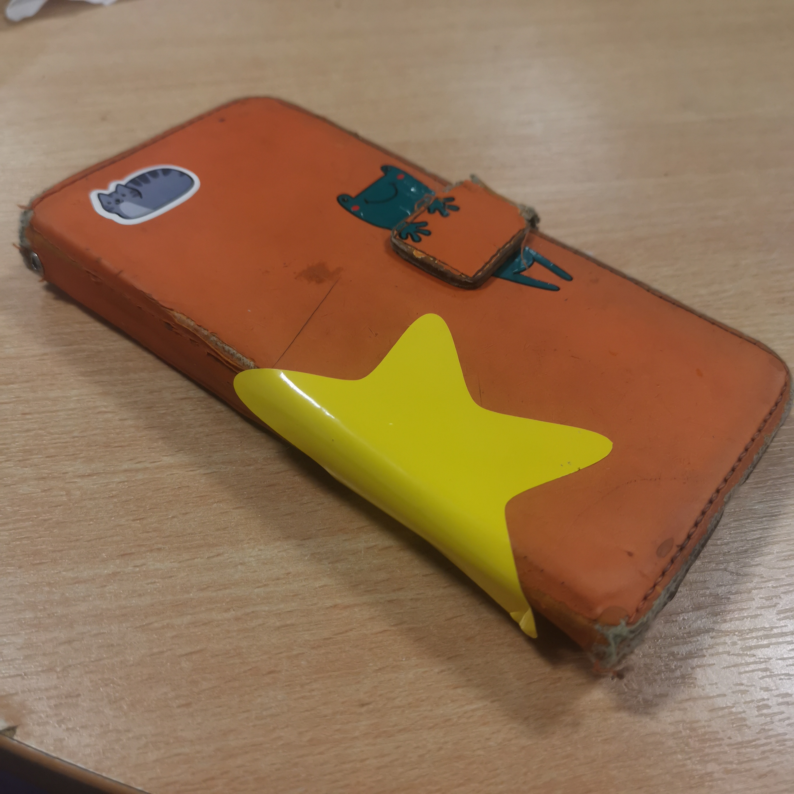 Customise Your Phone Case with Vinyls