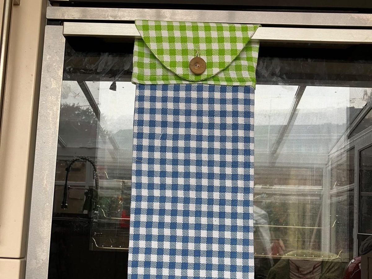 Sew a Buttoned Oven Door Towel